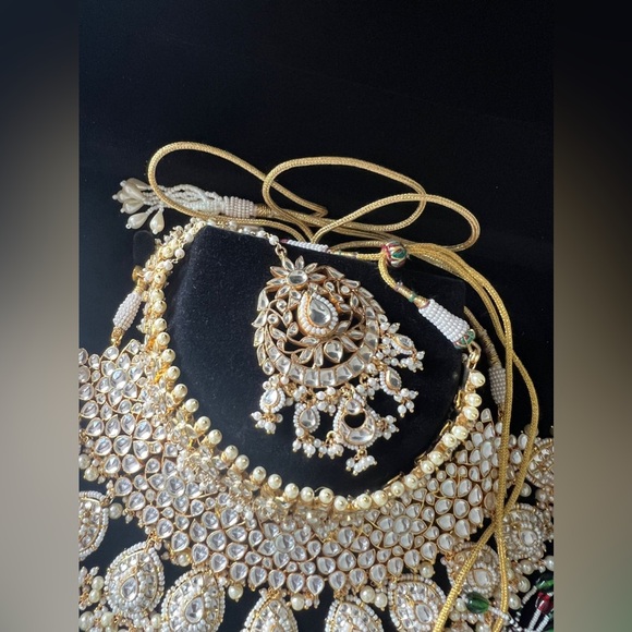 INDIAN/PUNJABI NECKLACE WEDDING OR RECEPTION SET!!! 💎✨ 5 PIECE SET - Picture 3 of 4